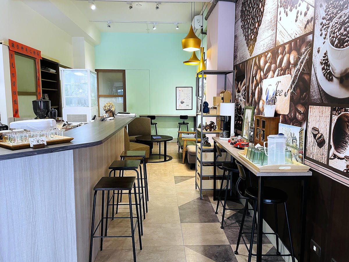 【覺咖啡】新竹竹北不限時咖啡廳!獨家「靈感特調」讓神明籤詩指引你人生方向!超好吃下午茶點不藏私大公開!單品手沖黑咖啡一喝就愛上