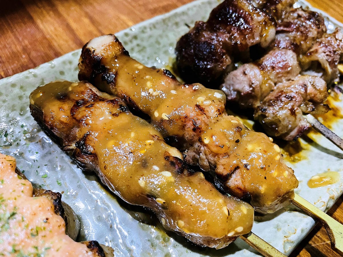 【裊裊間串燒酒場】日式居酒屋風格料理餐廳桃園藝文特區必吃美食桃園宵夜串燒推薦!