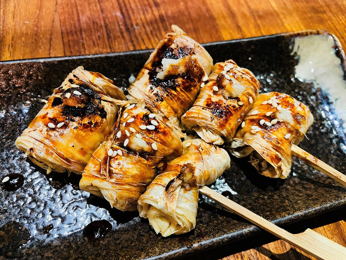 【裊裊間串燒酒場】日式居酒屋風格料理餐廳桃園藝文特區必吃美食桃園宵夜串燒推薦!