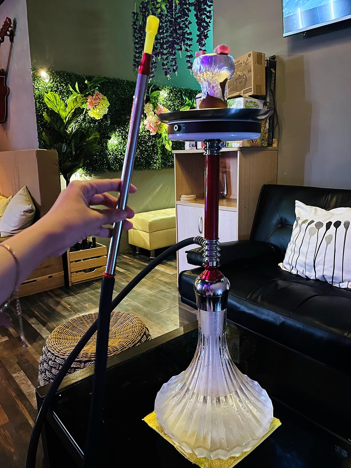 【艾琦冷飲室A Ki Drinks Bar】新北板橋餐酒館推薦!「創意調酒」「塔羅牌占卜」「抽水煙」「飛鏢機」「桌遊」新北板橋最嗨深夜酒吧,與朋友聚會玩樂首選!