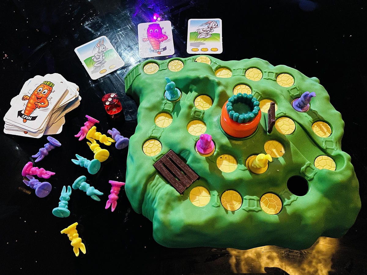 【艾琦冷飲室A Ki Drinks Bar】新北板橋餐酒館推薦!「創意調酒」「塔羅牌占卜」「抽水煙」「飛鏢機」「桌遊」新北板橋最嗨深夜酒吧,與朋友聚會玩樂首選!