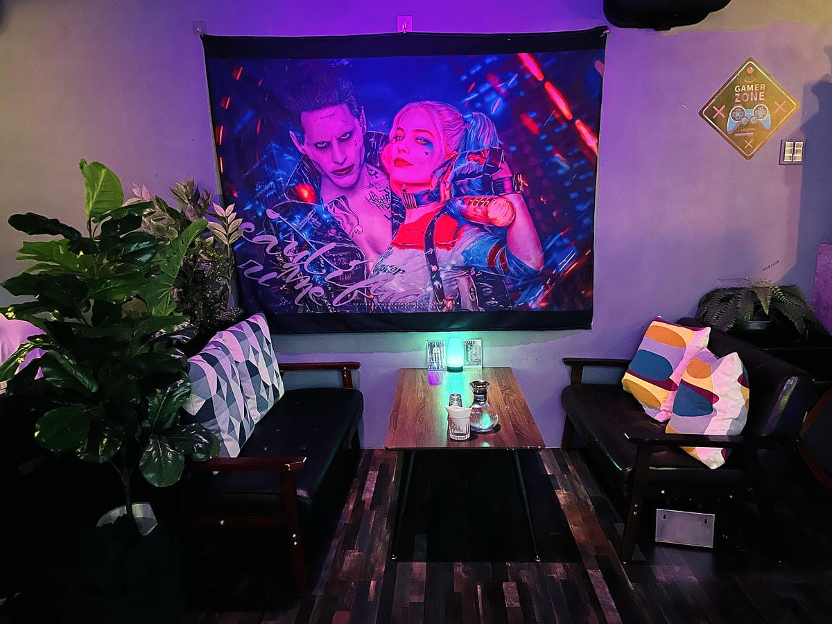 【艾琦冷飲室A Ki Drinks Bar】新北板橋餐酒館推薦!「創意調酒」「塔羅牌占卜」「抽水煙」「飛鏢機」「桌遊」新北板橋最嗨深夜酒吧,與朋友聚會玩樂首選!