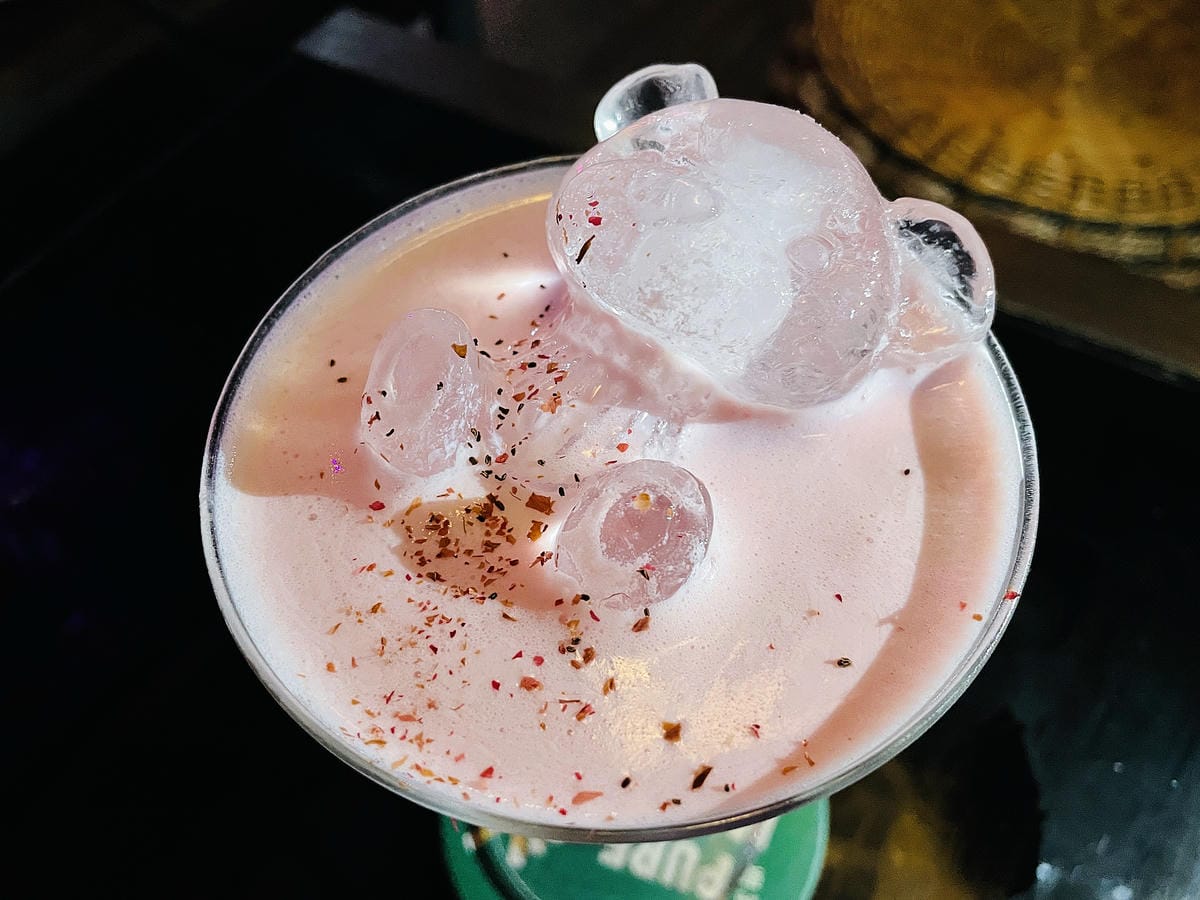 【艾琦冷飲室A Ki Drinks Bar】新北板橋餐酒館推薦!「創意調酒」「塔羅牌占卜」「抽水煙」「飛鏢機」「桌遊」新北板橋最嗨深夜酒吧,與朋友聚會玩樂首選!