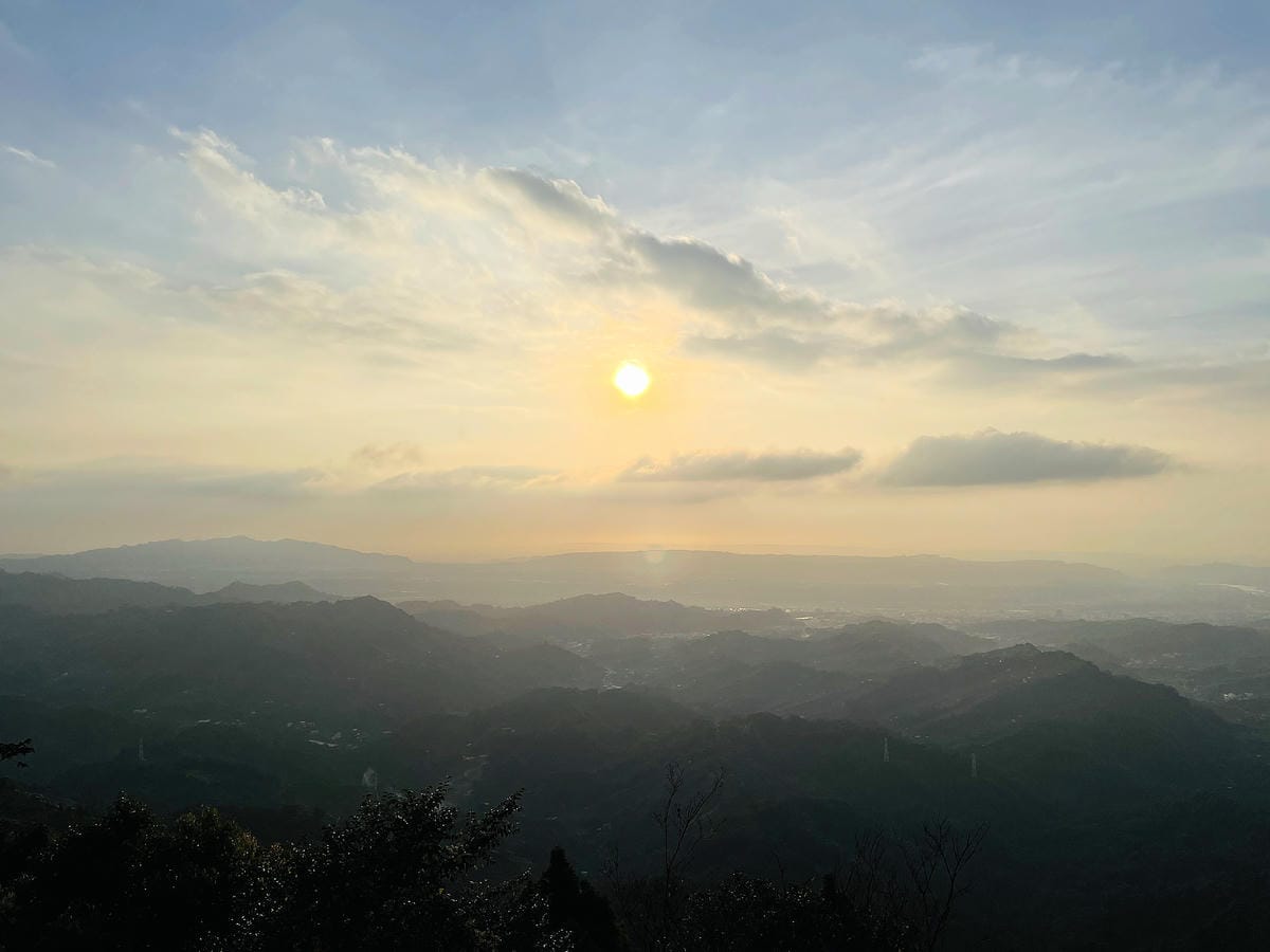 【若茵民宿Rollin】台中秘境 x 若茵石頭山雲海仙境,270度景觀盡收眼底,台灣中部私房景點「若茵農場」