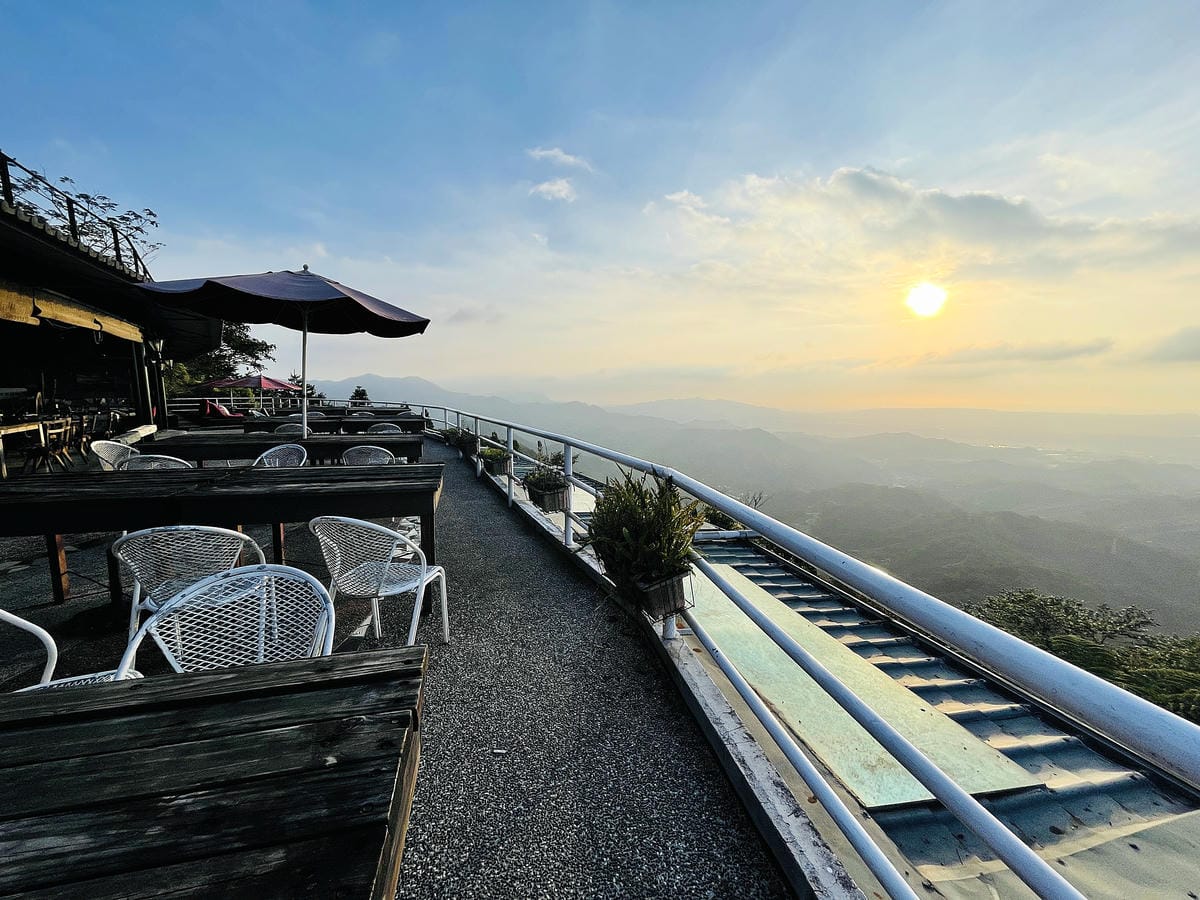 【若茵民宿Rollin】台中秘境 x 若茵石頭山雲海仙境,270度景觀盡收眼底,台灣中部私房景點「若茵農場」