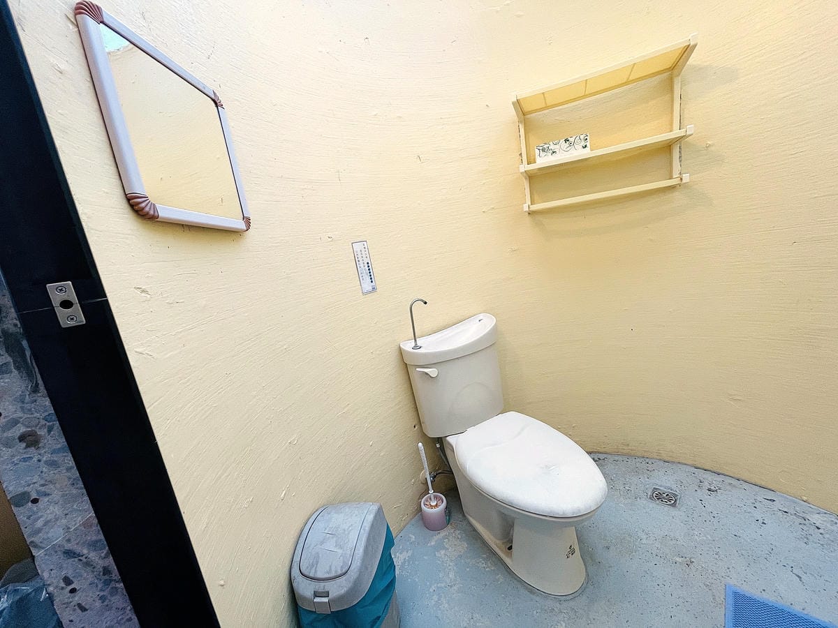 【茶二指故事館】南投名間熱門景點!巨型珍奶超好拍!買茶葉免費住「春秋茶事x彩虹水管屋」,獨家「白鷺紅茶拉麵」必吃!