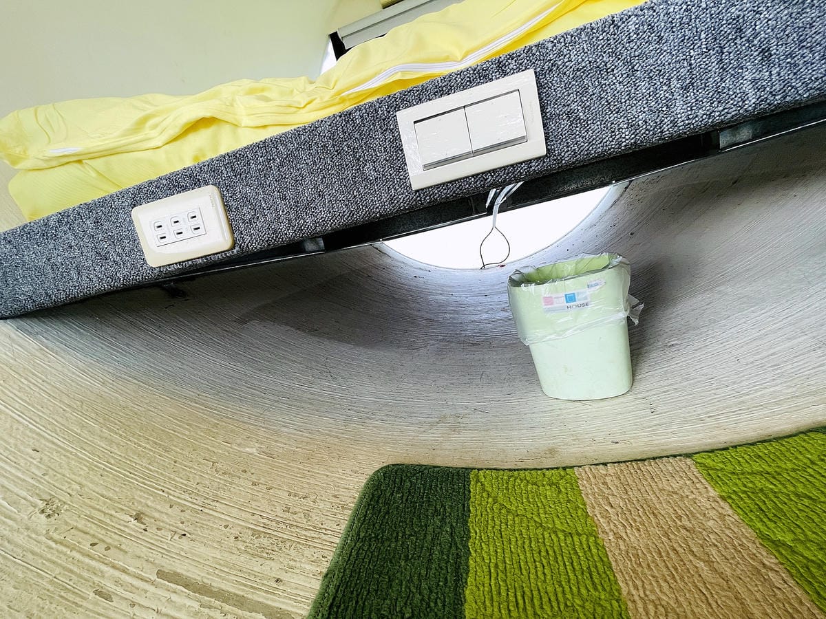 【茶二指故事館】南投名間熱門景點!巨型珍奶超好拍!買茶葉免費住「春秋茶事x彩虹水管屋」,獨家「白鷺紅茶拉麵」必吃!