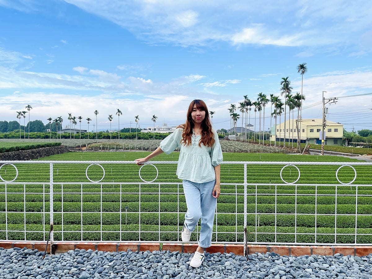 【茶二指故事館】南投名間熱門景點!巨型珍奶超好拍!買茶葉免費住「春秋茶事x彩虹水管屋」,獨家「白鷺紅茶拉麵」必吃!