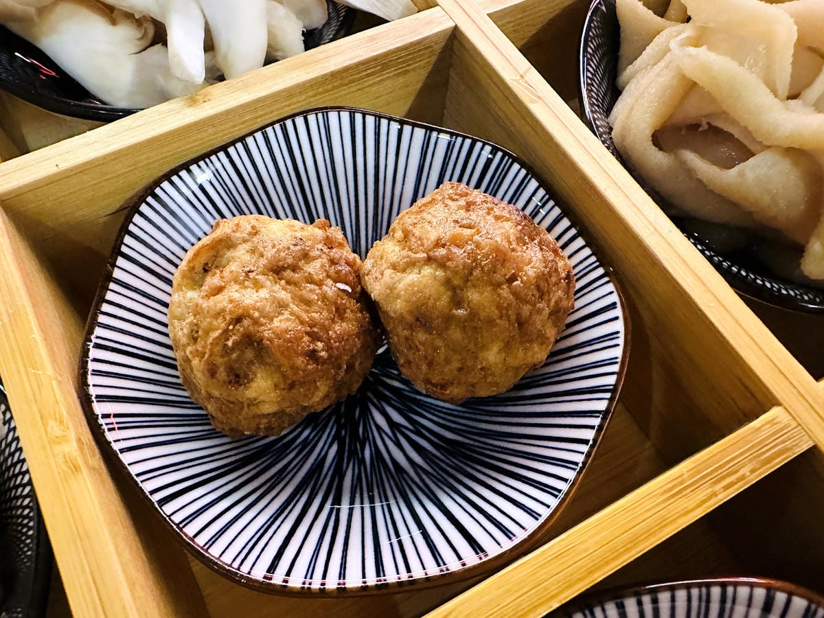 【紅九九個人鴛鴦鍋 松山店】一個人就開吃的麻辣鍋!正宗川味麻辣鍋 x 九宮格雙人套餐,松山區美食推薦!