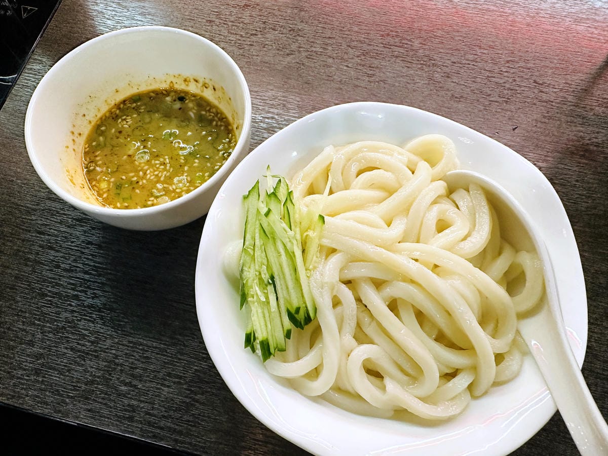 【紅九九個人鴛鴦鍋 松山店】一個人就開吃的麻辣鍋!正宗川味麻辣鍋 x 九宮格雙人套餐,松山區美食推薦!