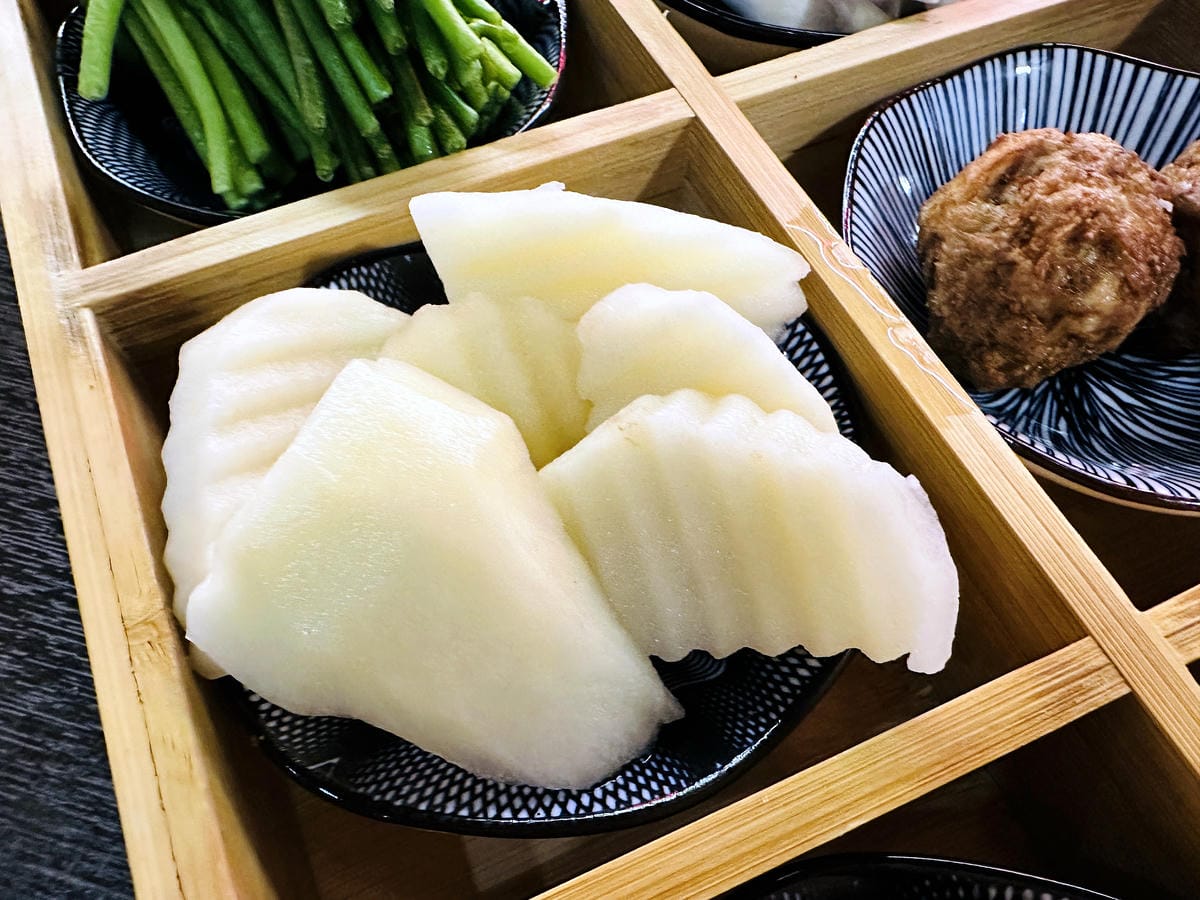 【紅九九個人鴛鴦鍋 松山店】一個人就開吃的麻辣鍋!正宗川味麻辣鍋 x 九宮格雙人套餐,松山區美食推薦!