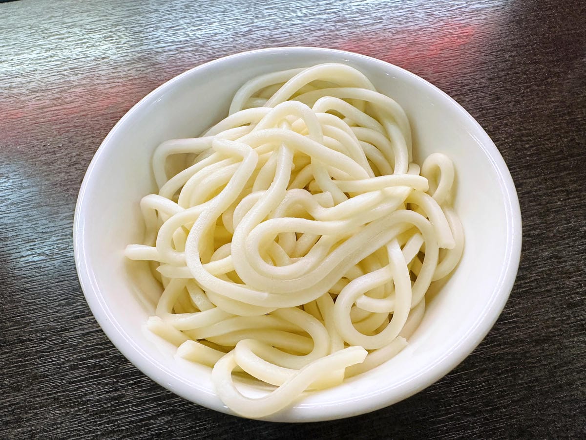 【紅九九個人鴛鴦鍋 松山店】一個人就開吃的麻辣鍋!正宗川味麻辣鍋 x 九宮格雙人套餐,松山區美食推薦!