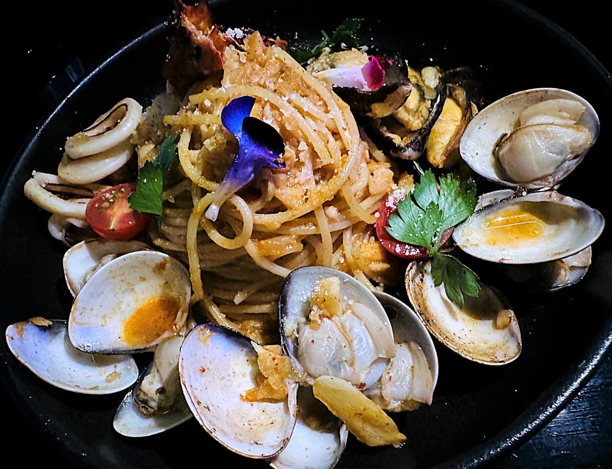 【微醺光廊WS】台中酒吧推薦!沉浸式投影餐酒館x 超夯網紅打卡聖地!超夢幻調酒今晚不醉不歸!