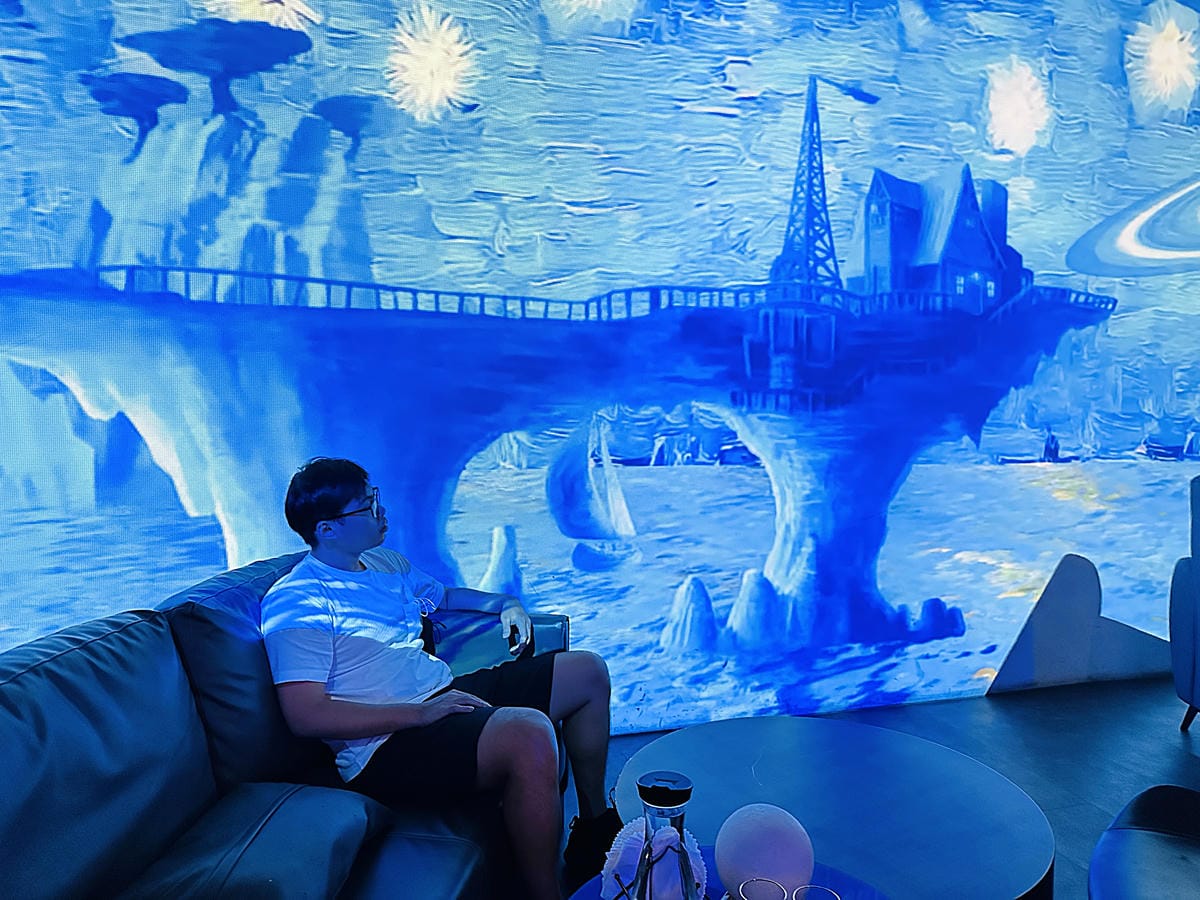 【微醺光廊WS】台中酒吧推薦!沉浸式投影餐酒館x 超夯網紅打卡聖地!超夢幻調酒今晚不醉不歸!