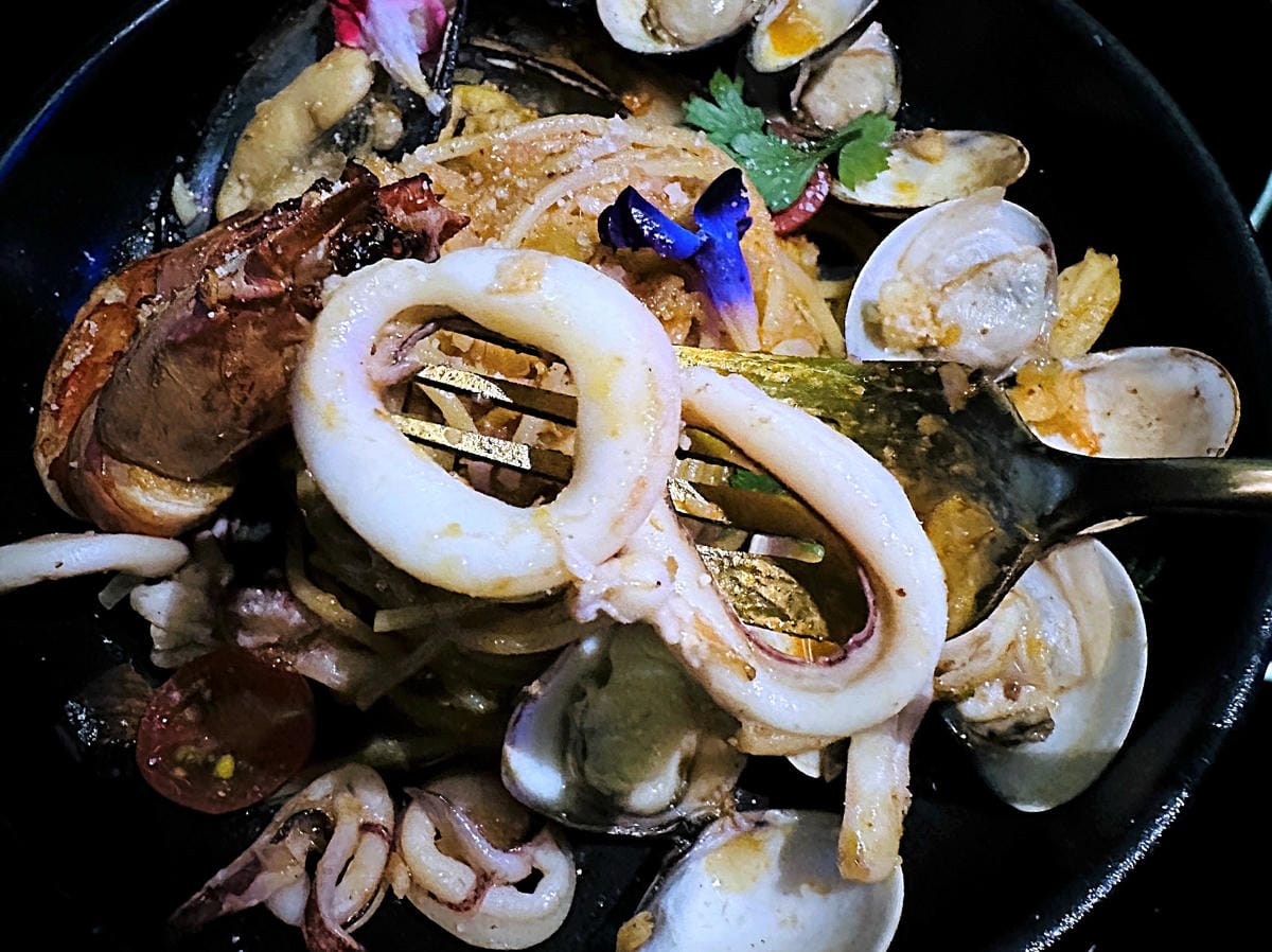 【微醺光廊WS】台中酒吧推薦!沉浸式投影餐酒館x 超夯網紅打卡聖地!超夢幻調酒今晚不醉不歸!