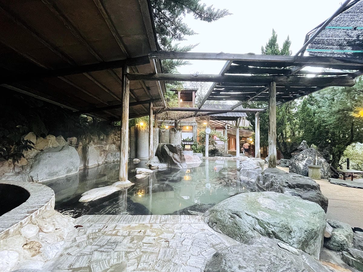 【蟬說:和社山林】教育中心四人房x手作體驗蟬說雅築x泡山林秘境溫泉深度走訪羅娜部落x體驗木杵敲擊梅子夢工廠x梅精酵素霜淇淋