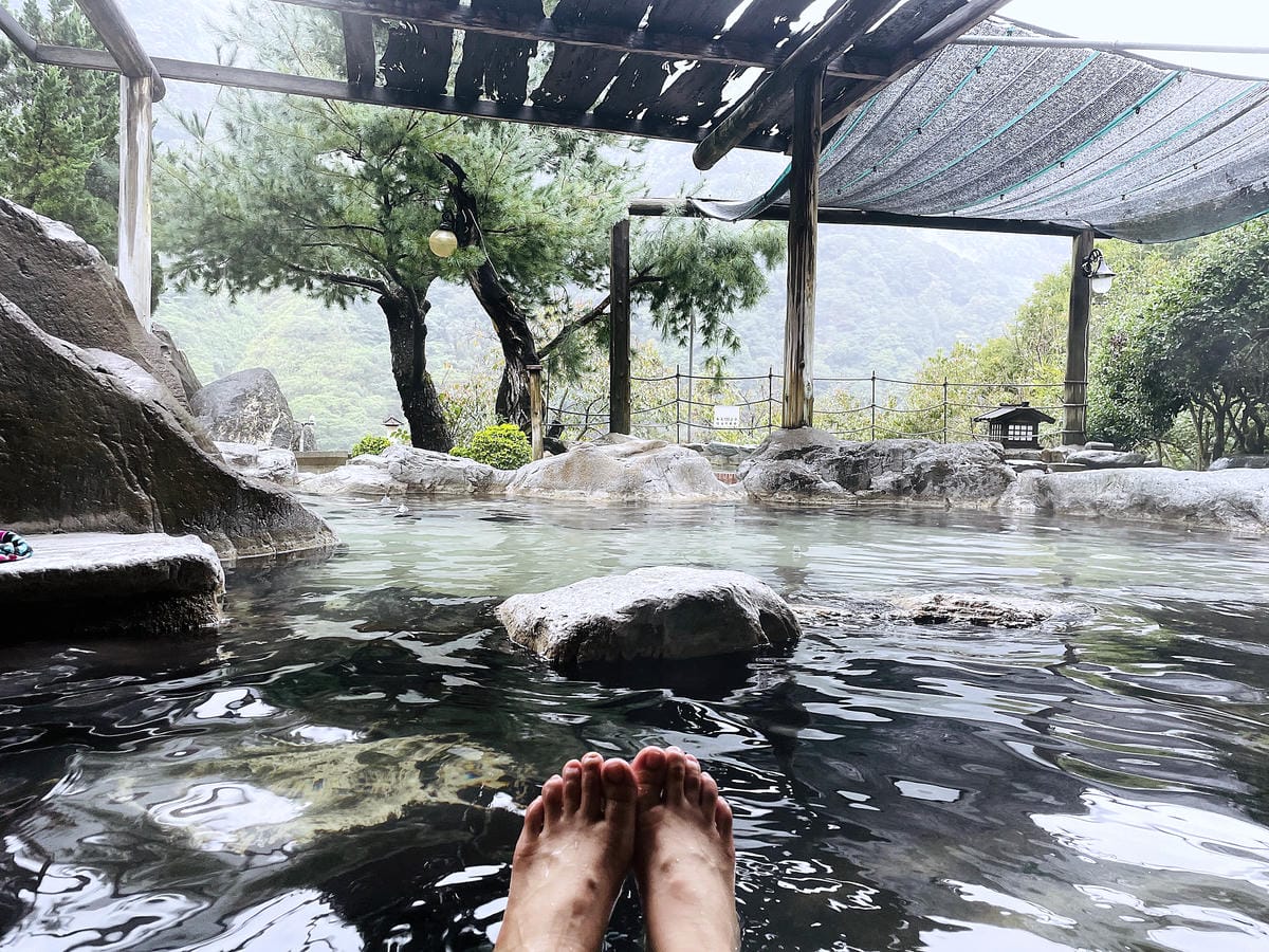 【蟬說:和社山林】教育中心四人房x手作體驗蟬說雅築x泡山林秘境溫泉深度走訪羅娜部落x體驗木杵敲擊梅子夢工廠x梅精酵素霜淇淋