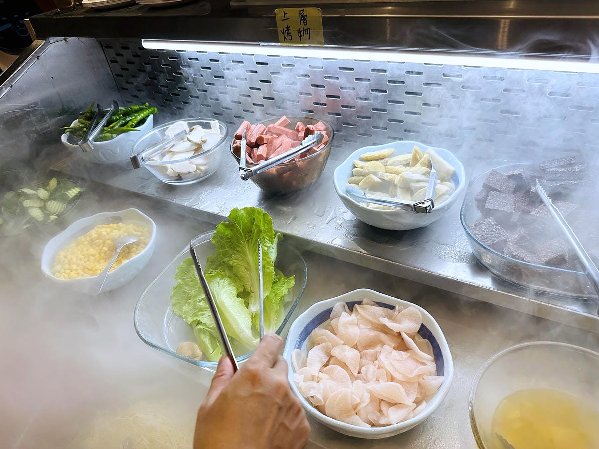 【義崎丼燒肉 愛買復興舖】台中南區美食!義崎丼個人燒肉最低只要260元起,附自助百匯吃到飽,台中無煙燒烤餐廳推薦!