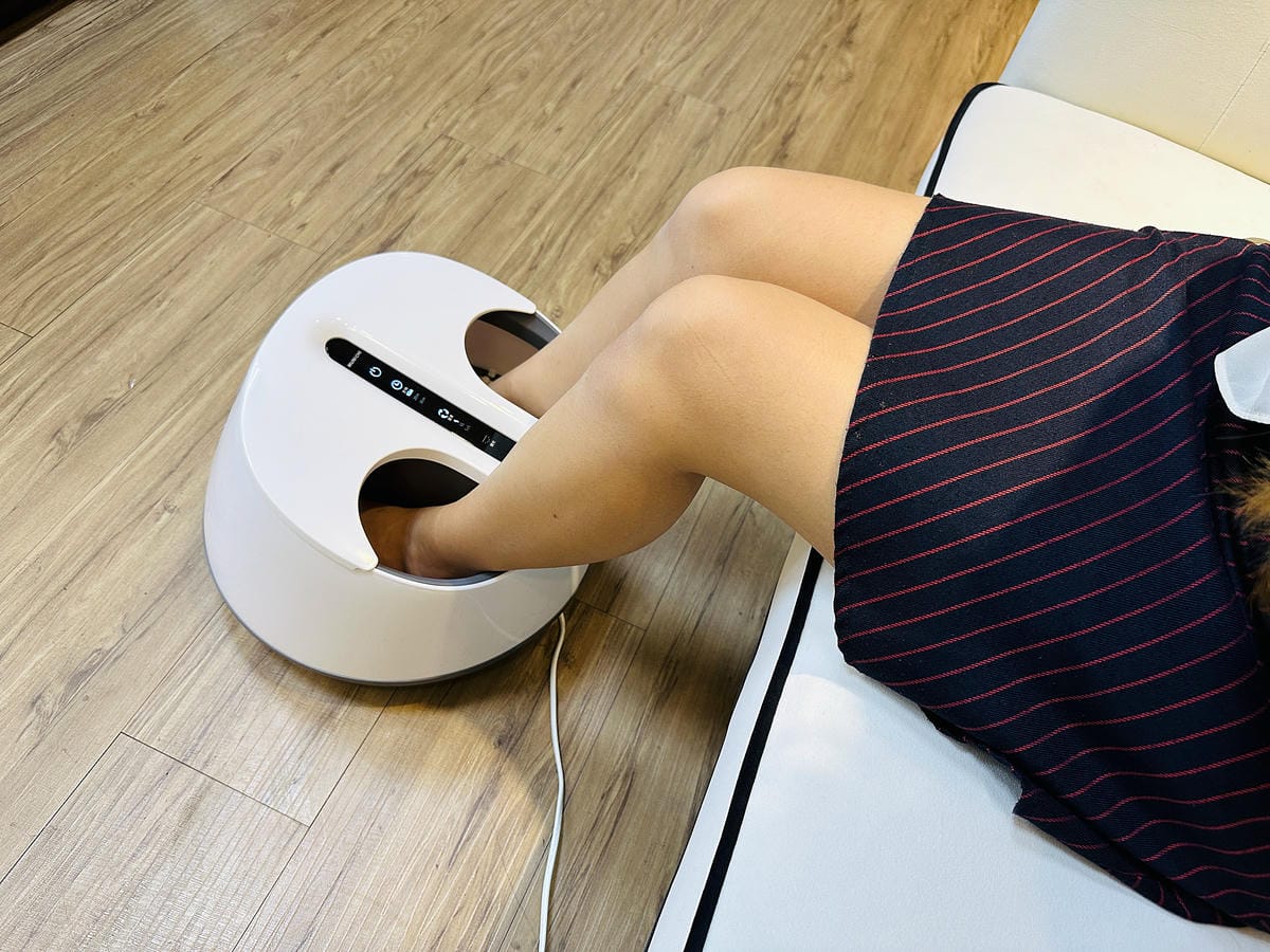 【MUNICHI沐尼黑】蒸氣足浴機 x 暖足養生好方便!和傳統泡腳機說掰掰深得我心暖腳神器,實用生活家電分享!