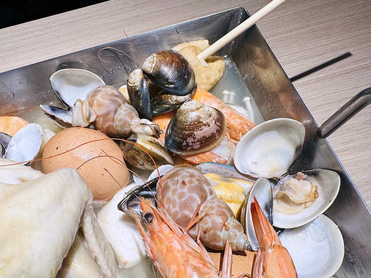 【龍蝦一隻雞】豪邁大啖海鮮痛風餐!超美味「韓式炸雞」「雪花蝦煎餅」新北中和必吃韓式料理!韓國燒酒評比推薦