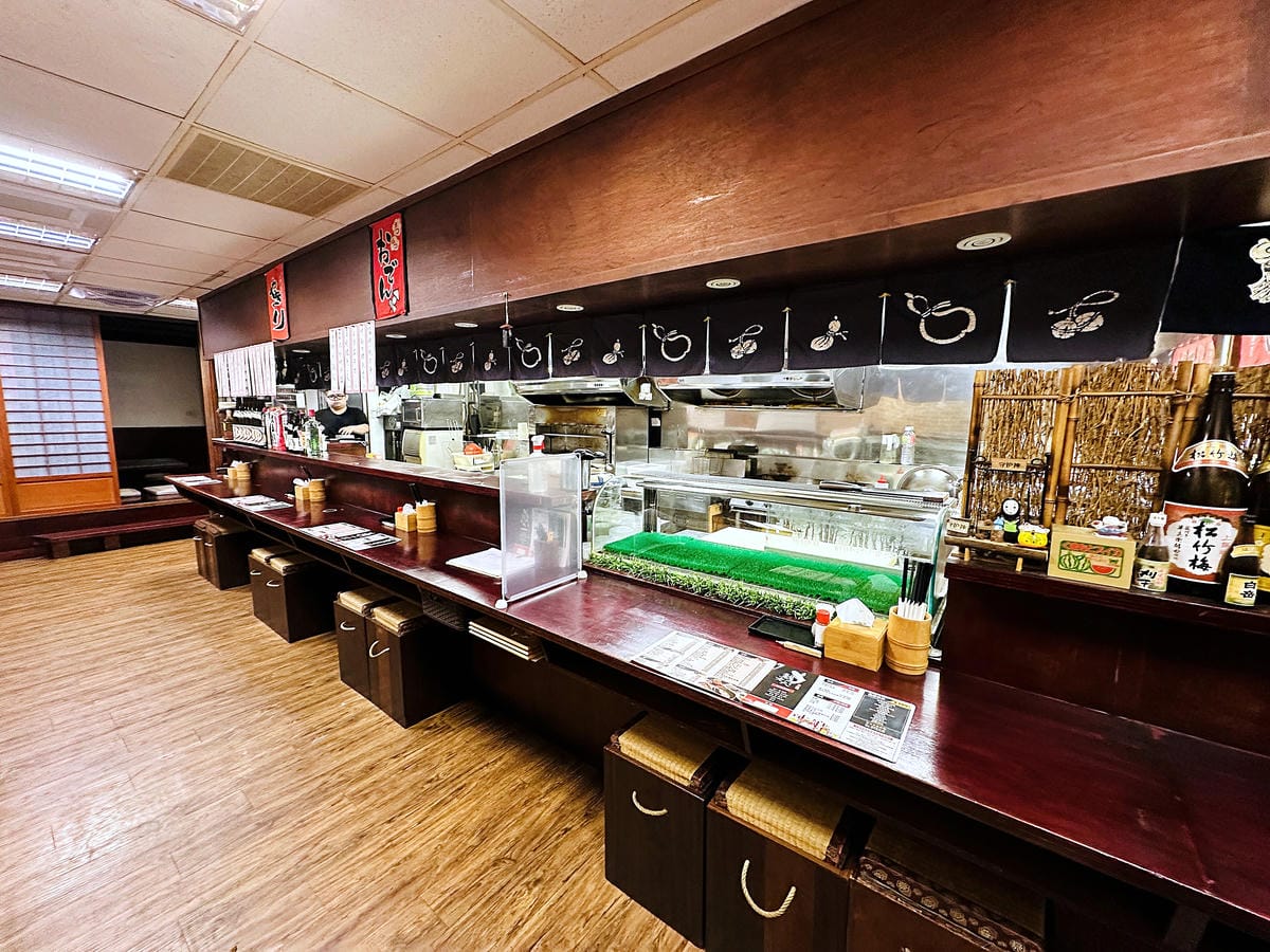 【鮨老大】台北中山區平價日式料理!捷運台北車站居酒屋推薦!399元酒類無限暢飲超划算烤物炸物串燒通通吃個過癮!