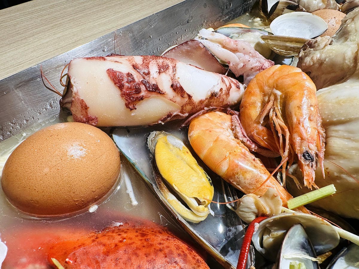 【龍蝦一隻雞】豪邁大啖海鮮痛風餐!超美味「韓式炸雞」「雪花蝦煎餅」新北中和必吃韓式料理!韓國燒酒評比推薦