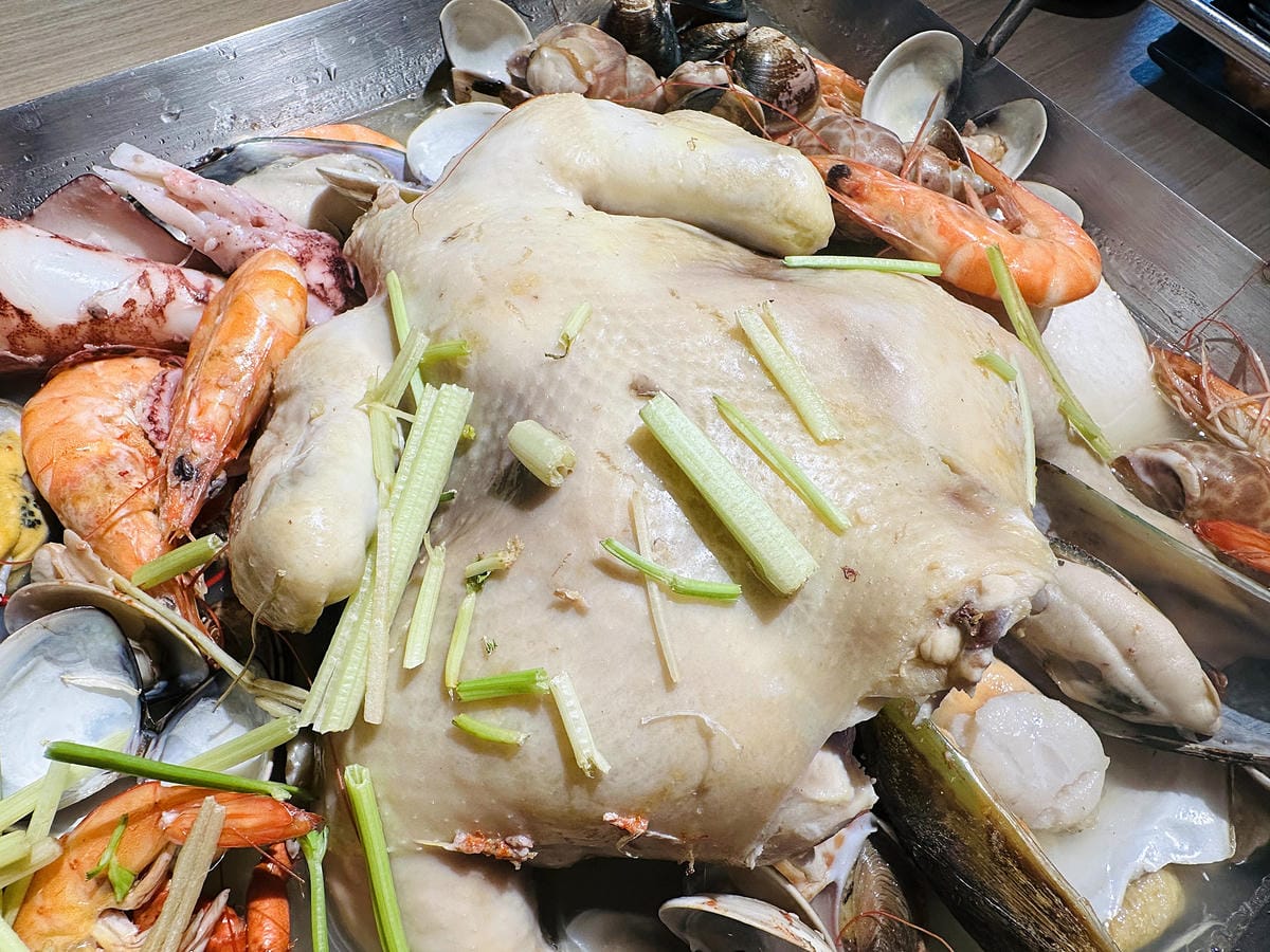 【龍蝦一隻雞】豪邁大啖海鮮痛風餐!超美味「韓式炸雞」「雪花蝦煎餅」新北中和必吃韓式料理!韓國燒酒評比推薦