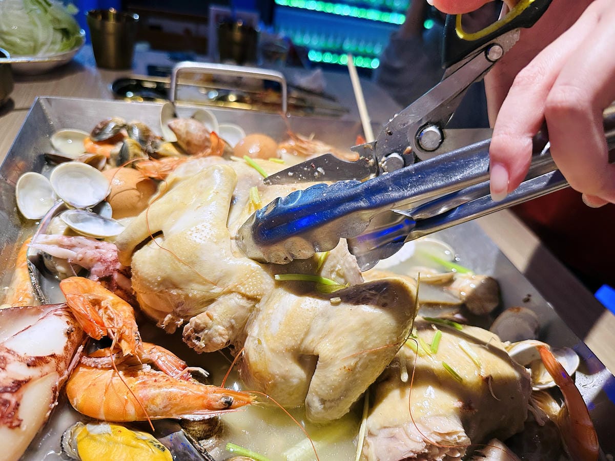 【龍蝦一隻雞】豪邁大啖海鮮痛風餐!超美味「韓式炸雞」「雪花蝦煎餅」新北中和必吃韓式料理!韓國燒酒評比推薦