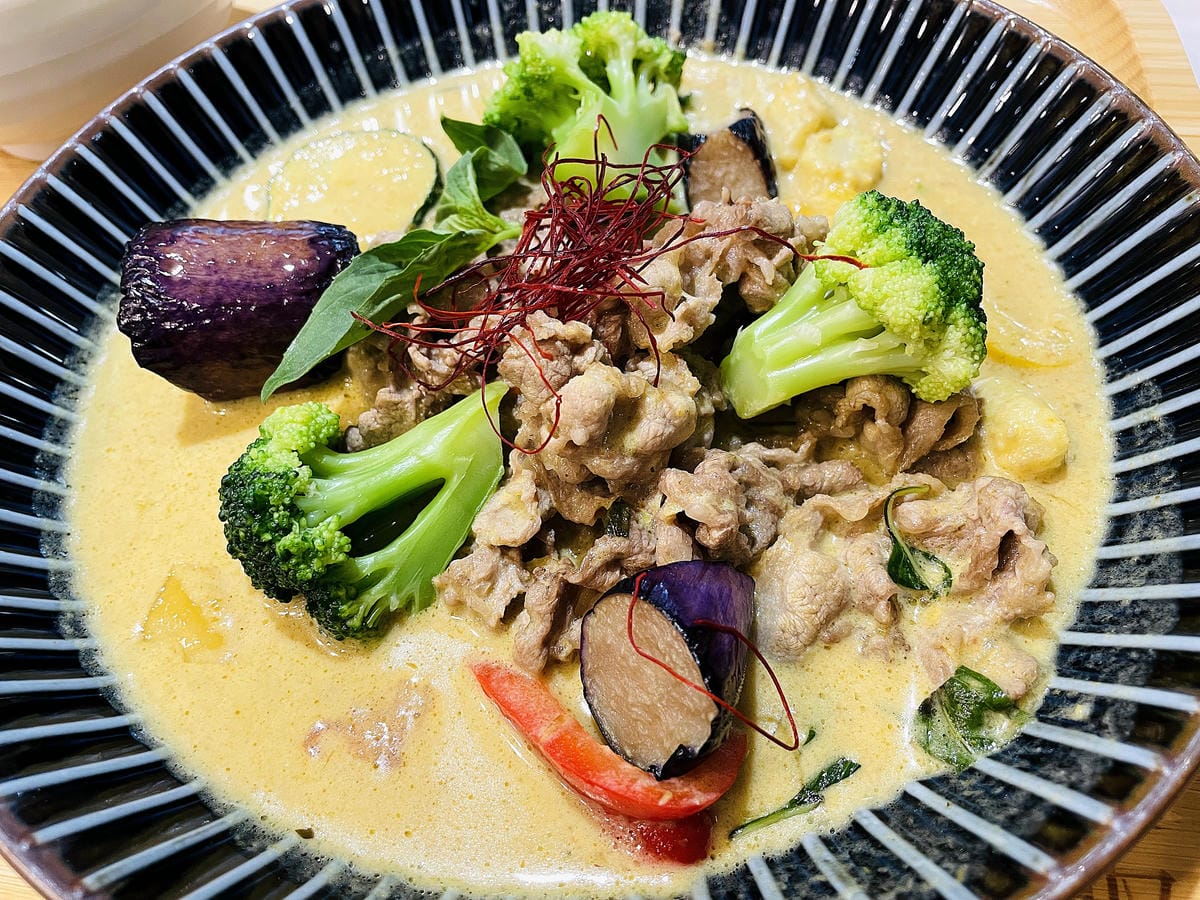 【私嚐の吃飯-北大店】超人氣咖喱手作飯北大特區餐廳推薦新北樹林寵物友善餐廳推薦!小咪咪吃高級寵物牛排餐