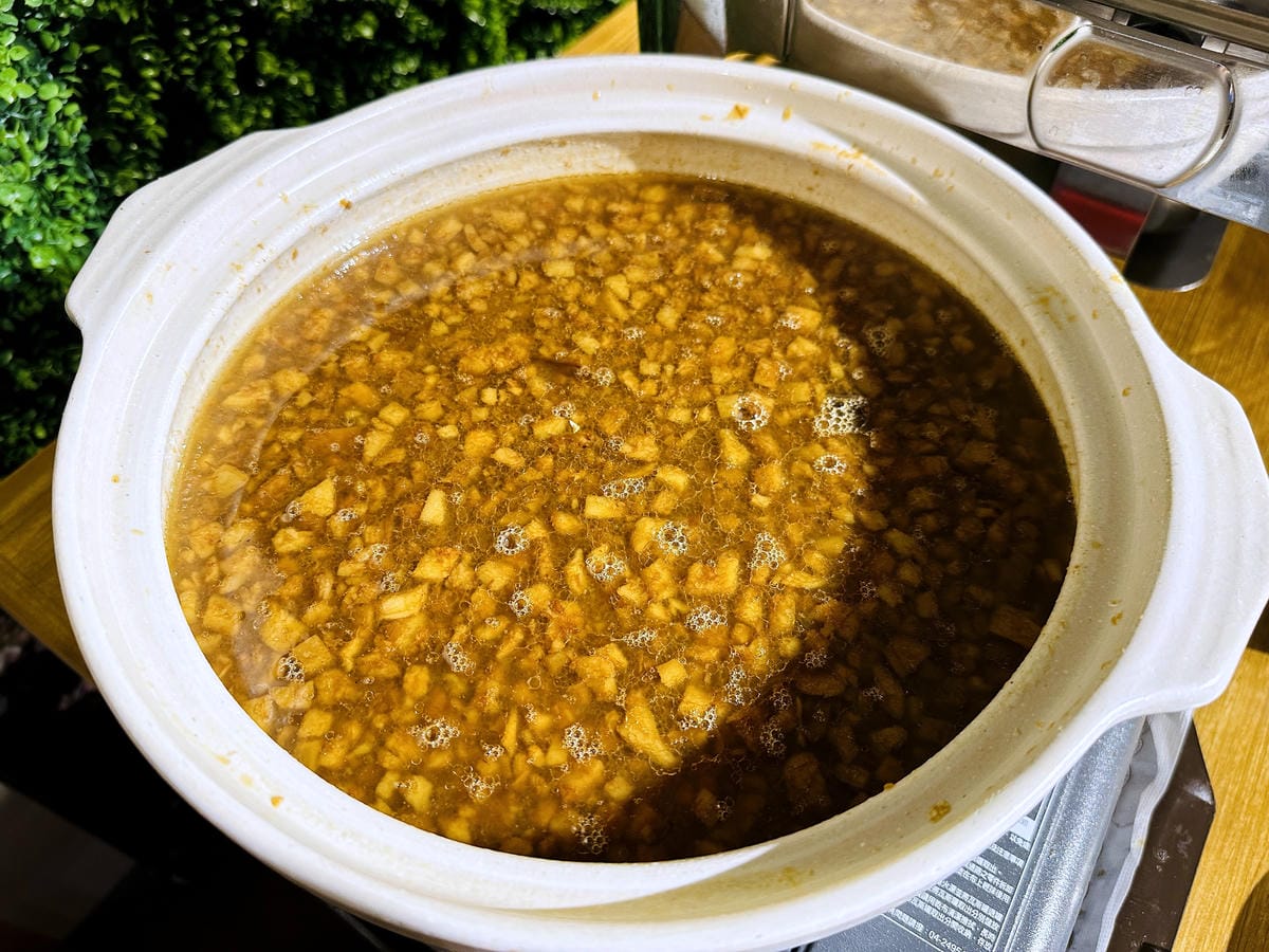 【趣兒Chill:藍鵲菲菲】台北陽明山豪華懶人露營免搭帳台北高級露營一泊三食「山林帳 森林共享衛浴」露營開箱!