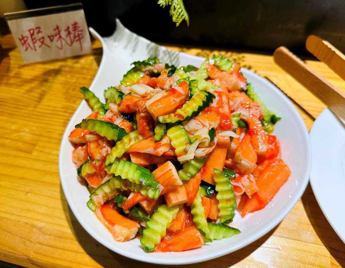 【趣兒Chill:藍鵲菲菲】台北陽明山豪華懶人露營免搭帳台北高級露營一泊三食「山林帳 森林共享衛浴」露營開箱!