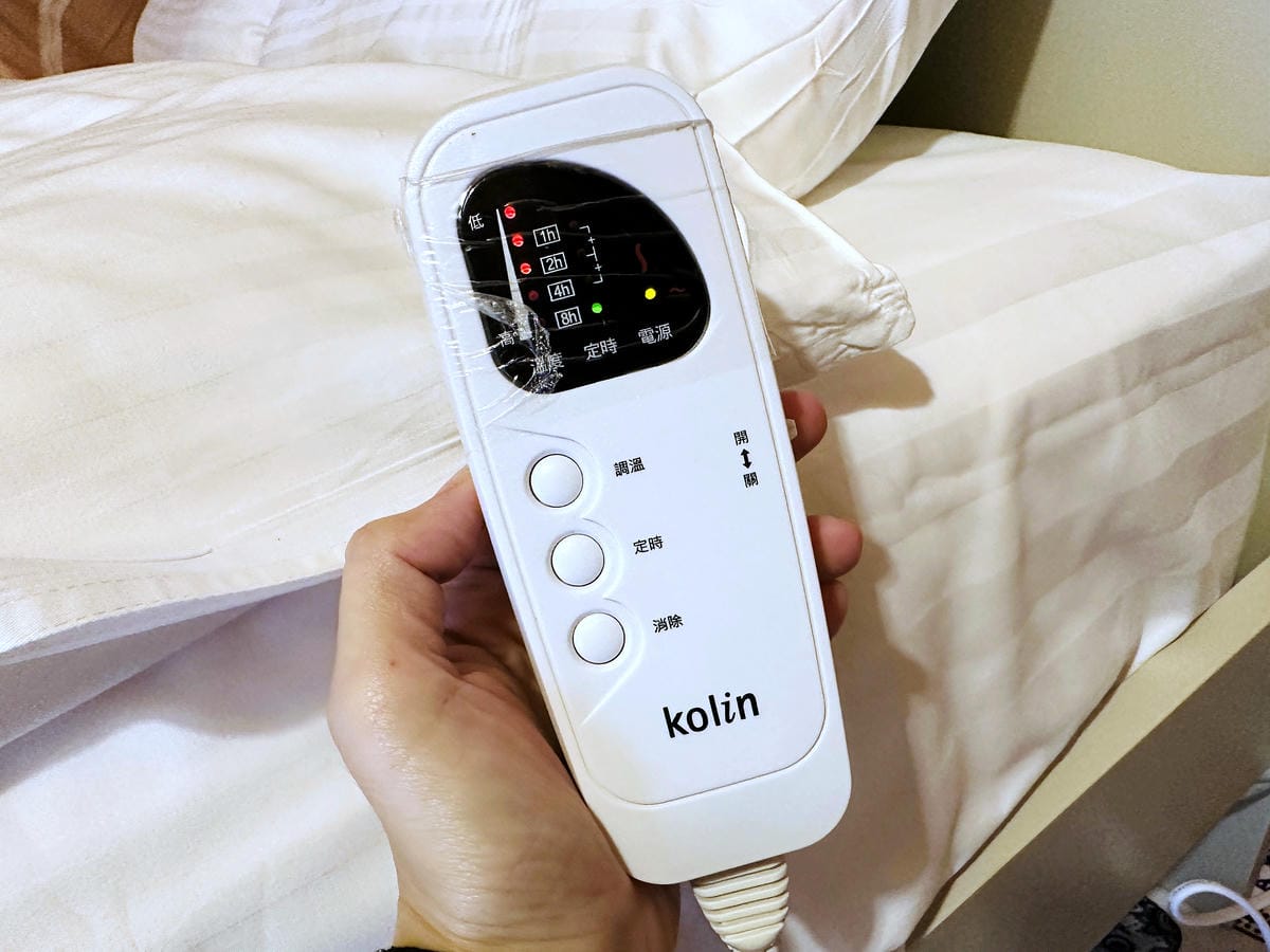 【趣兒Chill:藍鵲菲菲】台北陽明山豪華懶人露營免搭帳台北高級露營一泊三食「山林帳 森林共享衛浴」露營開箱!