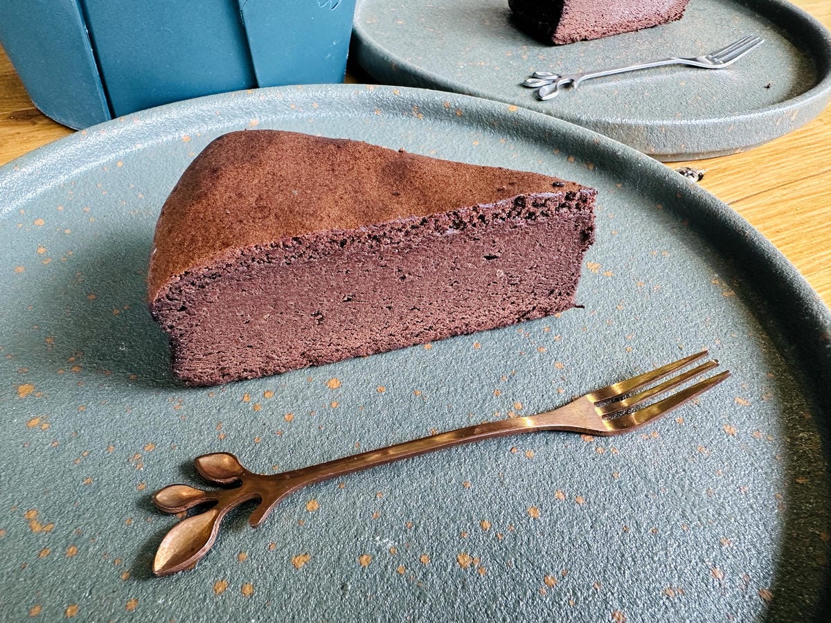 【趣兒Chill:藍鵲菲菲】台北陽明山豪華懶人露營免搭帳台北高級露營一泊三食「山林帳 森林共享衛浴」露營開箱!