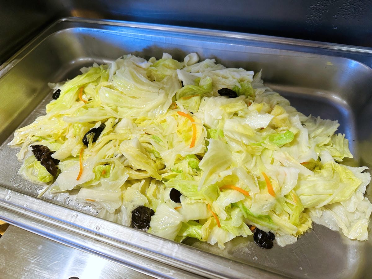 【趣兒Chill:藍鵲菲菲】台北陽明山豪華懶人露營免搭帳台北高級露營一泊三食「山林帳 森林共享衛浴」露營開箱!