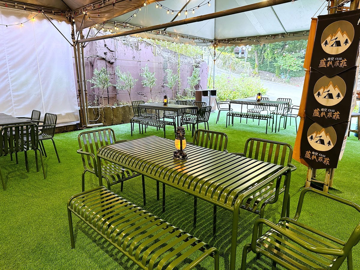 【趣兒Chill:藍鵲菲菲】台北陽明山豪華懶人露營免搭帳台北高級露營一泊三食「山林帳 森林共享衛浴」露營開箱!