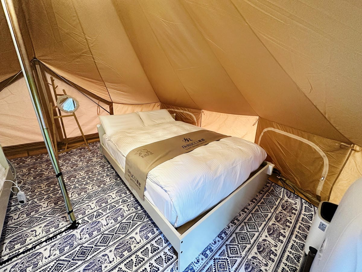 【趣兒Chill:藍鵲菲菲】台北陽明山豪華懶人露營免搭帳台北高級露營一泊三食「山林帳 森林共享衛浴」露營開箱!