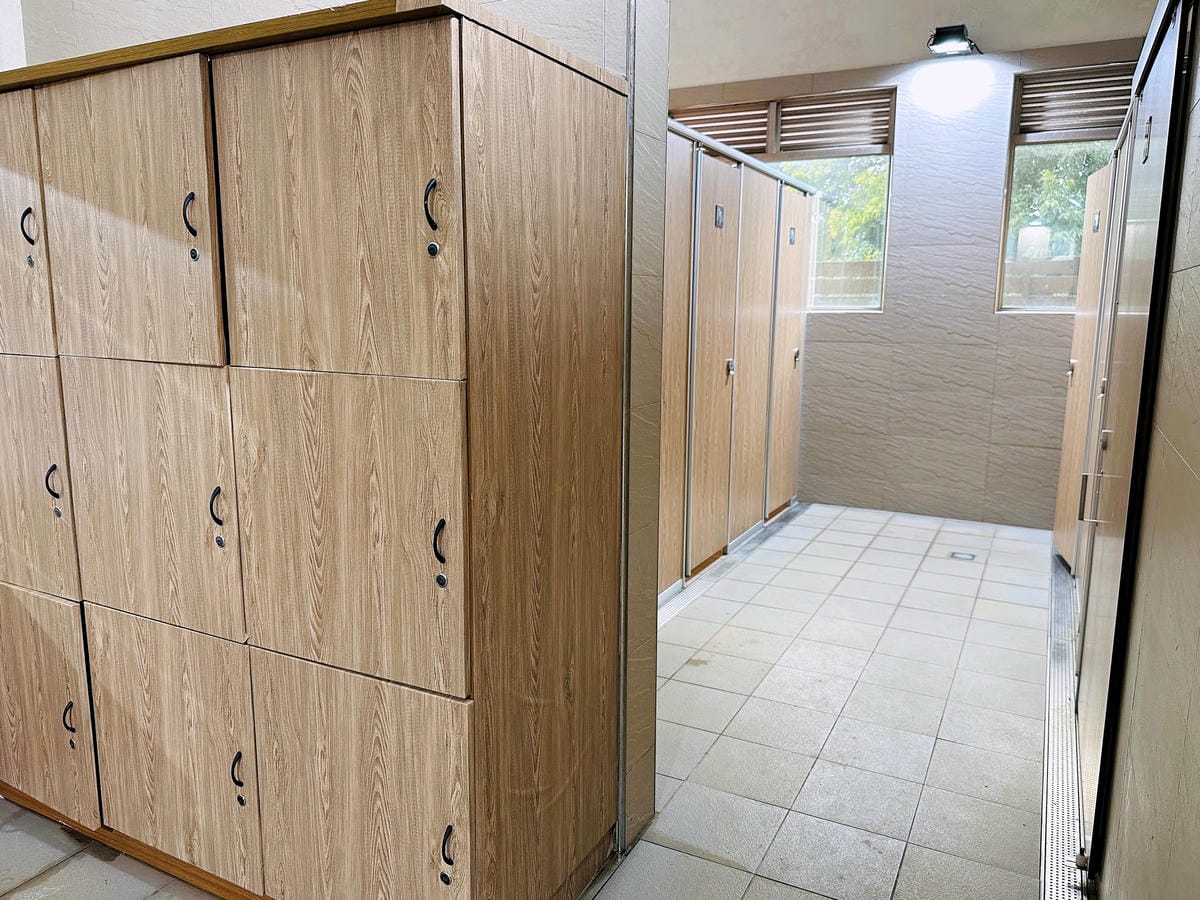 【趣兒Chill:藍鵲菲菲】台北陽明山豪華懶人露營免搭帳台北高級露營一泊三食「山林帳 森林共享衛浴」露營開箱!