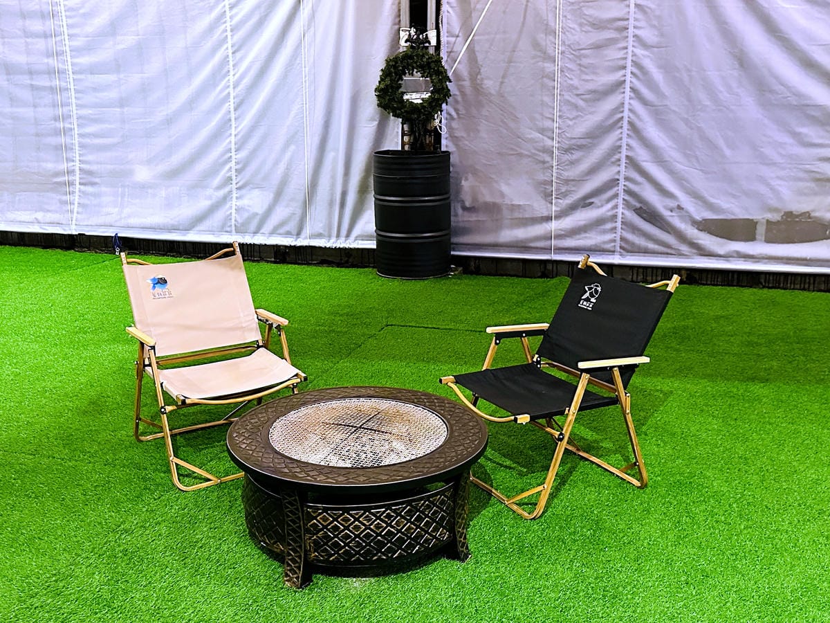 【趣兒Chill:藍鵲菲菲】台北陽明山豪華懶人露營免搭帳台北高級露營一泊三食「山林帳 森林共享衛浴」露營開箱!