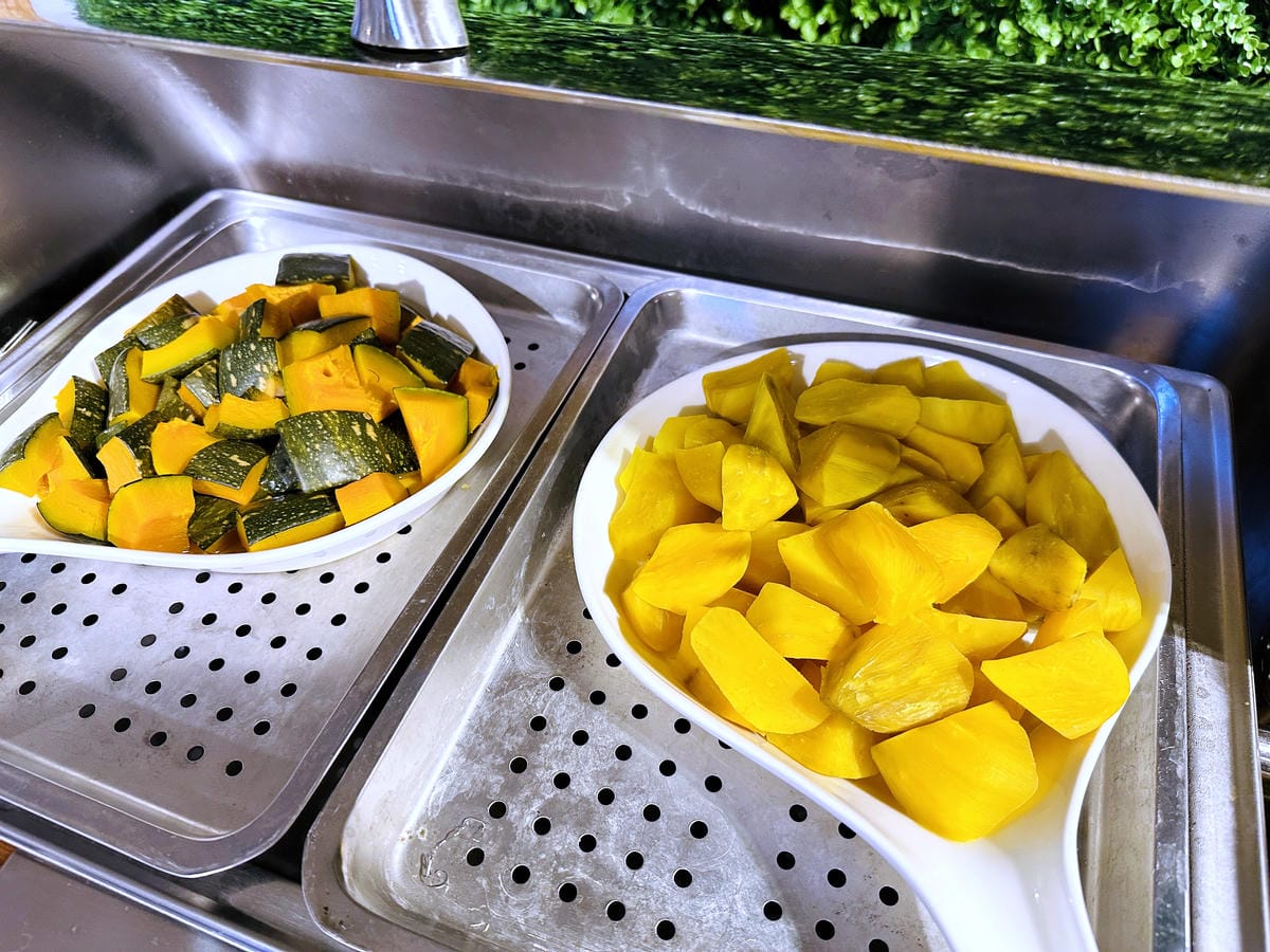 【趣兒Chill:藍鵲菲菲】台北陽明山豪華懶人露營免搭帳台北高級露營一泊三食「山林帳 森林共享衛浴」露營開箱!