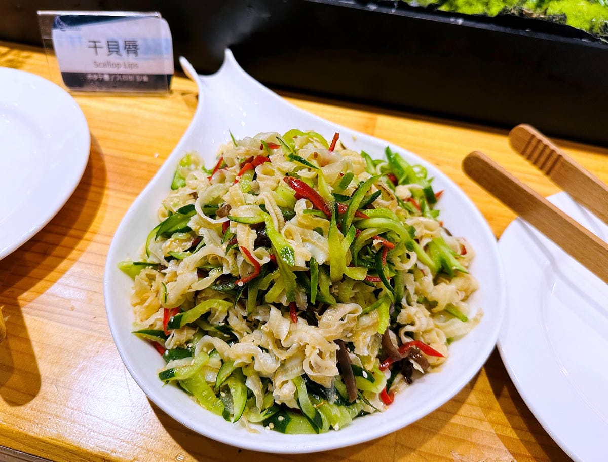 【趣兒Chill:藍鵲菲菲】台北陽明山豪華懶人露營免搭帳台北高級露營一泊三食「山林帳 森林共享衛浴」露營開箱!