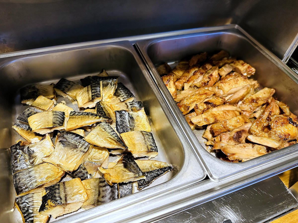 【趣兒Chill:藍鵲菲菲】台北陽明山豪華懶人露營免搭帳台北高級露營一泊三食「山林帳 森林共享衛浴」露營開箱!