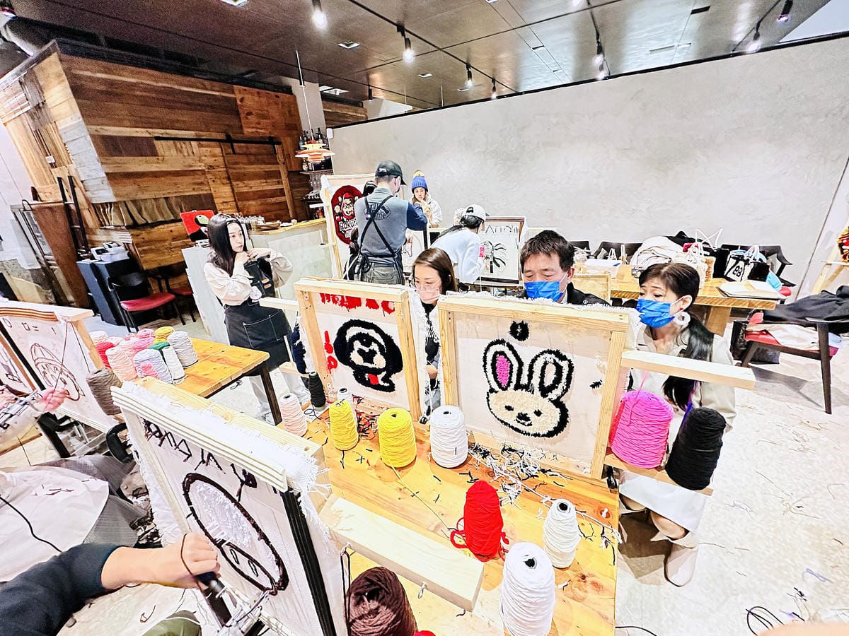 【DoesArt都是藝術】桃園手作地毯Tufting初體驗!用地毯槍製作簇絨織品藝術,桃園一日完美約會行程推薦!