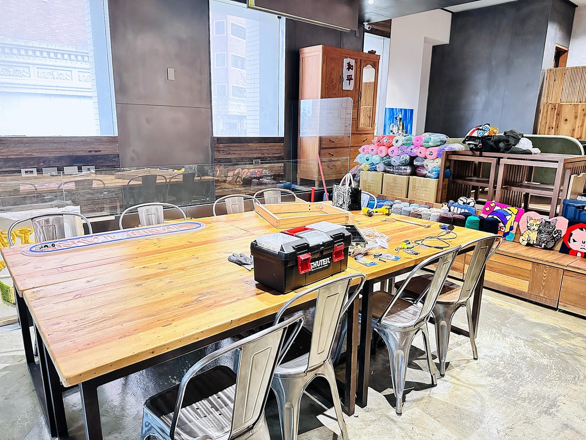 【DoesArt都是藝術】桃園手作地毯Tufting初體驗!用地毯槍製作簇絨織品藝術,桃園一日完美約會行程推薦!