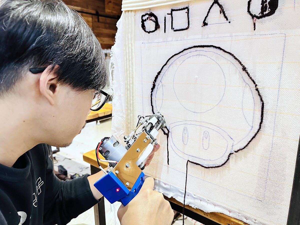 【DoesArt都是藝術】桃園手作地毯Tufting初體驗!用地毯槍製作簇絨織品藝術,桃園一日完美約會行程推薦!