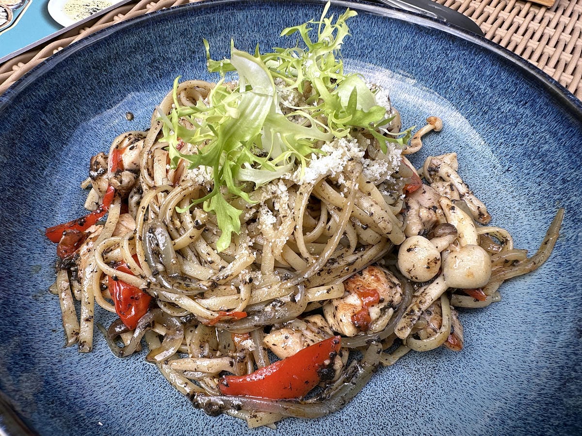 【La Moon玉膳坊朗月庭園餐廳】內湖美食餐廳包場派對都適合!內湖下午茶招牌麻糬鬆餅必吃!寵物友善餐廳與毛孩戶外草坪偽野餐