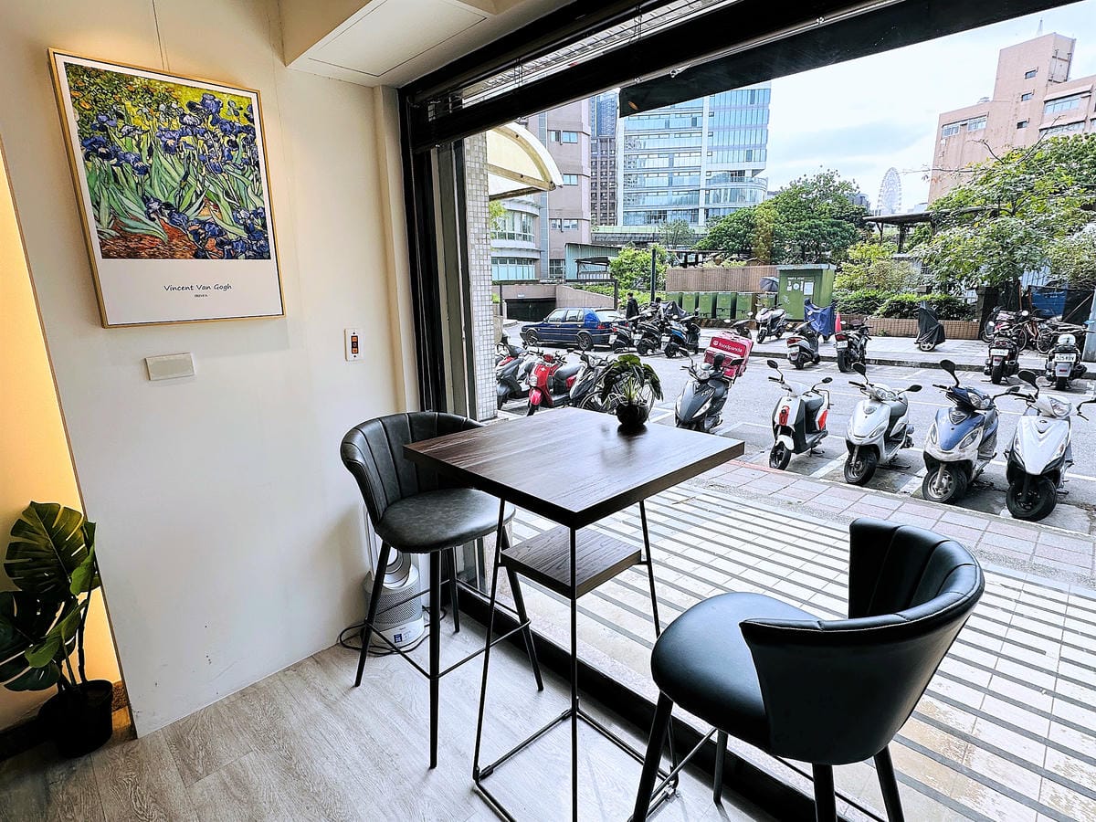 【La Moon玉膳坊朗月庭園餐廳】內湖美食餐廳包場派對都適合!內湖下午茶招牌麻糬鬆餅必吃!寵物友善餐廳與毛孩戶外草坪偽野餐