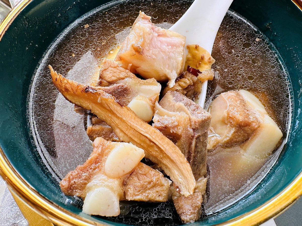 【La Moon玉膳坊朗月庭園餐廳】內湖美食餐廳包場派對都適合!內湖下午茶招牌麻糬鬆餅必吃!寵物友善餐廳與毛孩戶外草坪偽野餐