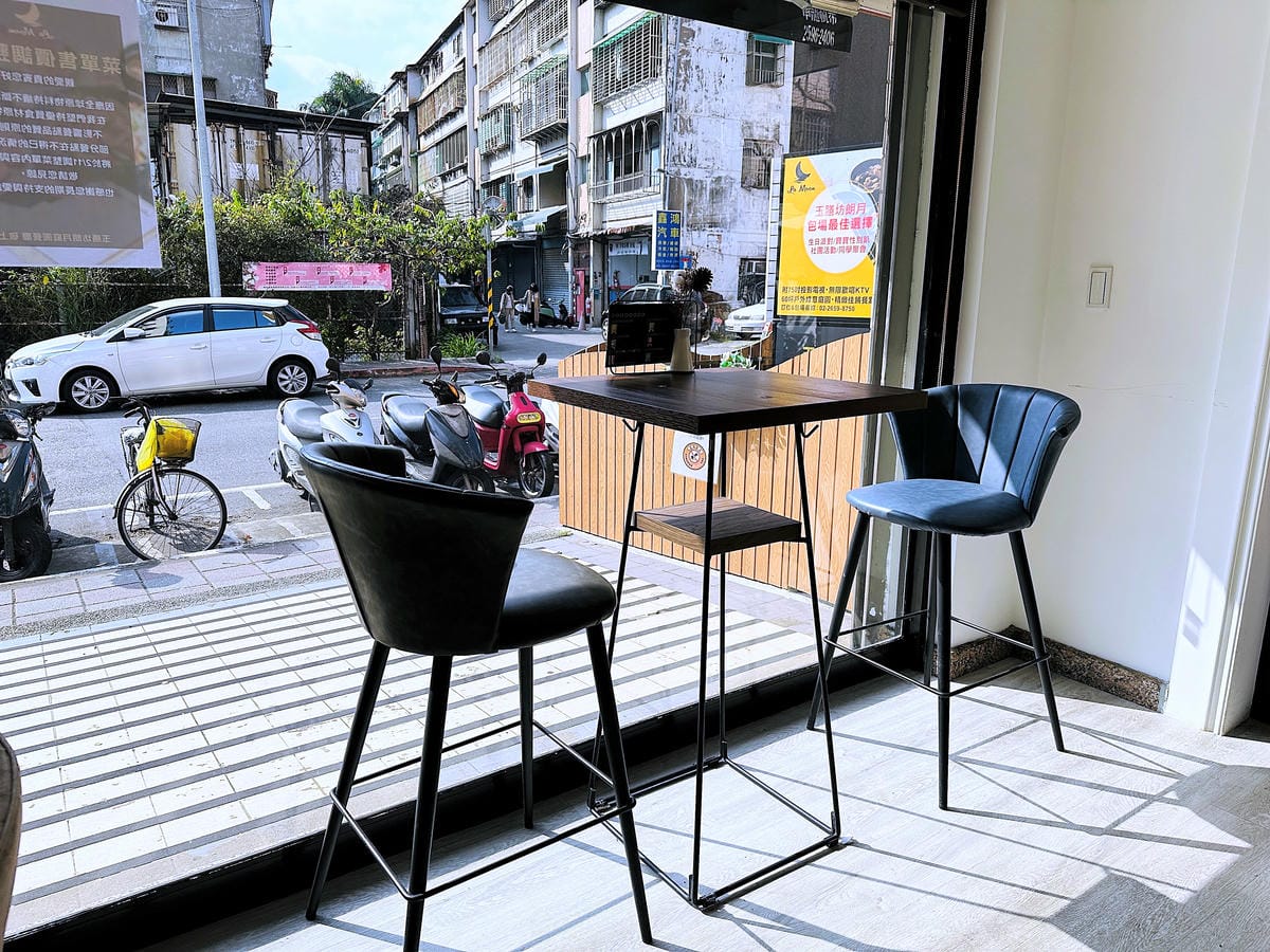 【La Moon玉膳坊朗月庭園餐廳】內湖美食餐廳包場派對都適合!內湖下午茶招牌麻糬鬆餅必吃!寵物友善餐廳與毛孩戶外草坪偽野餐