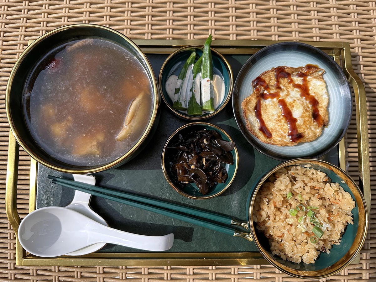 【La Moon玉膳坊朗月庭園餐廳】內湖美食餐廳包場派對都適合!內湖下午茶招牌麻糬鬆餅必吃!寵物友善餐廳與毛孩戶外草坪偽野餐