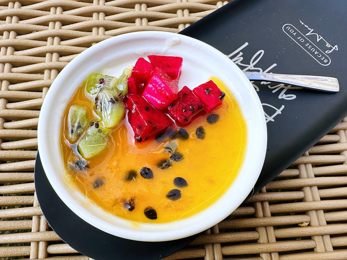 【La Moon玉膳坊朗月庭園餐廳】內湖美食餐廳包場派對都適合!內湖下午茶招牌麻糬鬆餅必吃!寵物友善餐廳與毛孩戶外草坪偽野餐